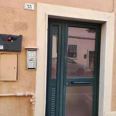 Il Grazioso Appartamento Di Chiara Con Posto Auto Privato Livorno Exterior photo
